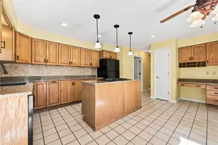 213 Chris Dr, Penn Twp, PA 15642 - Photo 7