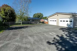 2002 Nippert Ave, Chippewa Township, PA 15010 - Photo 9