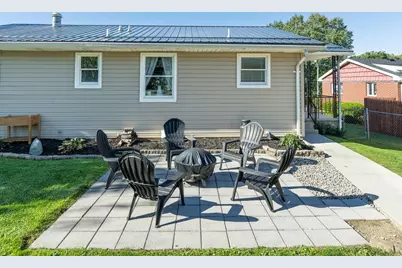 2002 Nippert Avenue, Chippewa Township, PA 15010 - Photo 5