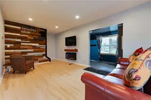 200 Grove Ave, Ross Twp, PA 15229 - Photo 5