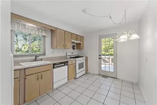 188 Arla Dr, Green Tree, PA 15220 - Photo 15