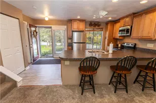 1607 Snowfield Ct, Hidden Valley, PA 15502 - Photo 9