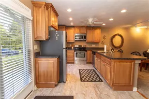 1607 Snowfield Ct, Hidden Valley, PA 15502 - Photo 3