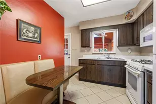 1822 Outlook Dr, Pittsburgh, PA 15147 - Photo 11