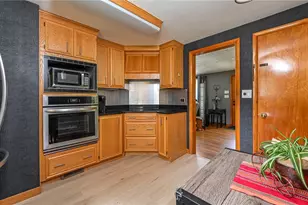 225 Rolling Dr, Ross Twp, PA 15229 - Photo 7