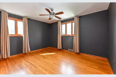 225 Rolling Dr, Ross Twp, PA 15229 - Photo 15