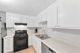 5104 Empire Dr, Bridgeville, PA 15017 - Photo 13