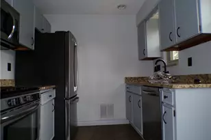 1560 Duncan Dr, Pittsburgh, PA 15237 - Photo 3