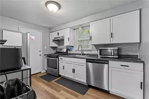 9242 Valley St, Pittsburgh, PA 15235 - Photo 9