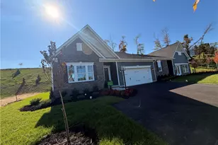 5135 S Pioneer Rd, Hampton, PA 15044 - Photo 1
