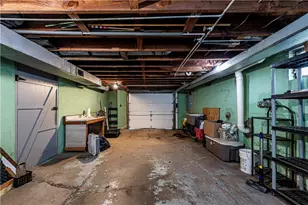 942 Razzando, Washington Township, PA 15012 - Photo 29