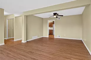2661 Bingham Dr, Pittsburgh, PA 15241 - Photo 5