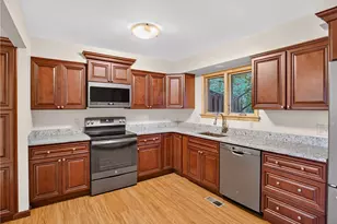 2661 Bingham Dr, Pittsburgh, PA 15241 - Photo 11