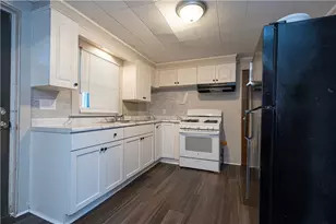 221 5th St, Ellwood City, PA 16117 - Photo 11