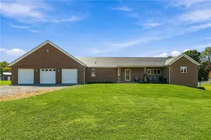 106 Rushford Ln, Penn Township, PA 16002 - Photo 1
