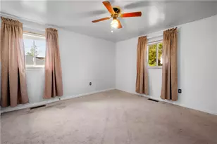 7 Meadow View Pl, Union Township, PA 15332 - Photo 9