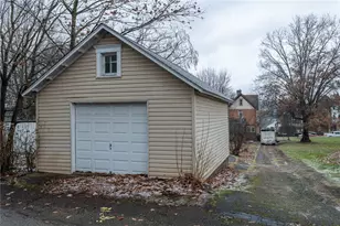 222 N 2nd St, Jeannette, PA 15644 - Photo 9