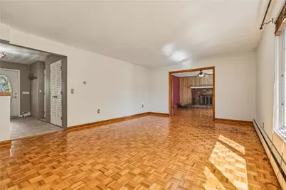 305 Banbury Ln, Harrison Township, PA 15065 - Photo 5