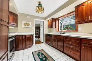 525 Westover Rd, Pittsburgh, PA 15228 - Photo 17
