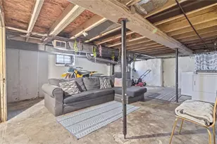 438 Fisher St, Pittsburgh, PA 15210 - Photo 33
