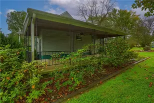 629 Lancaster Rd, Franklin Township, PA 16123 - Photo 11