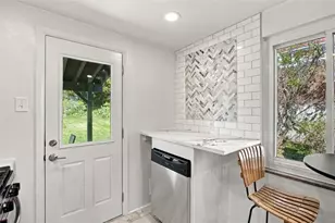 1017 Girard Rd, Pittsburgh, PA 15227 - Photo 19