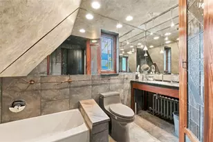 342 Parker Dr, Pittsburgh, PA 15216 - Photo 27