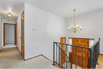 407 Laurie Dr, Pittsburgh, PA 15235 - Photo 3