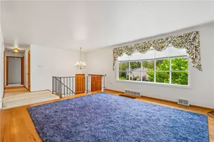 407 Laurie Dr, Pittsburgh, PA 15235 - Photo 5