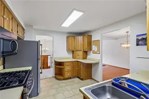 407 Laurie Dr, Pittsburgh, PA 15235 - Photo 15