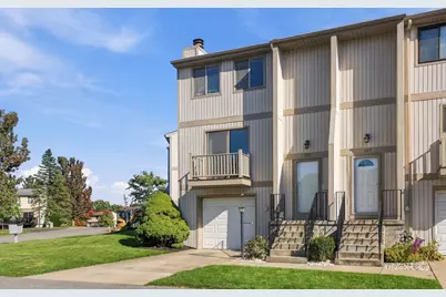 125 Arrowood Drive, Cranberry Township, PA 16066 - Photo 3