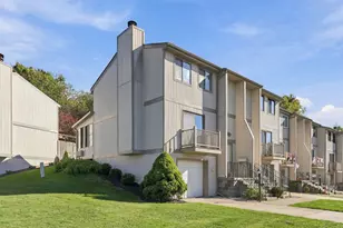 125 Arrowood Dr, Cranberry Township, PA 16066 - Photo 1