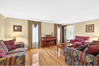 1254 McKnight Dr, Bethel Park, PA 15102 - Photo 9