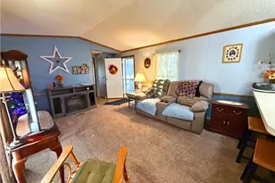 1555 Lee Ln, Grove City Boro, PA 16127 - Photo 5