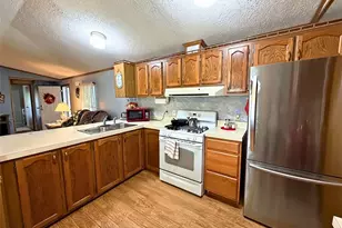 1555 Lee Ln, Grove City Boro, PA 16127 - Photo 7