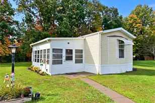 1555 Lee Ln, Grove City Boro, PA 16127 - Photo 1