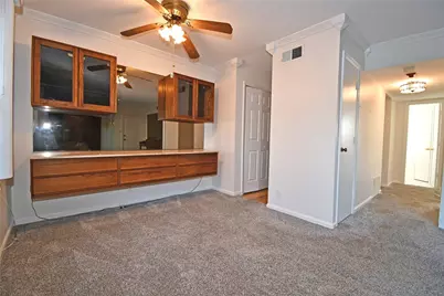 690 Robinwood #B, Scott Township, PA 15216 - Photo 11