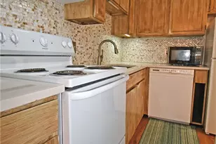 690 Robinwood, Scott Township, PA 15216 - Photo 15