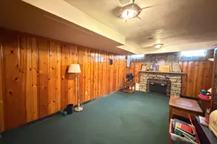 2034 W Kendon Dr, Pittsburgh, PA 15221 - Photo 23