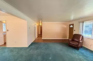2034 W Kendon Dr, Pittsburgh, PA 15221 - Photo 13