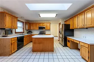 902 Clayton St, Hempfield Township, PA 15601 - Photo 25