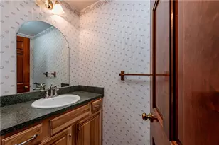 902 Clayton St, Hempfield Township, PA 15601 - Photo 17