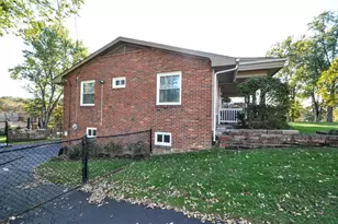 122 E Edgewood Dr, Peters Township, PA 15317 - Photo 7