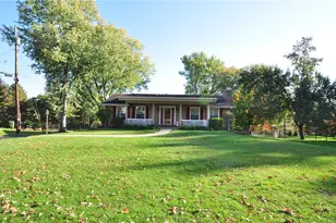 122 E Edgewood Dr, Peters Township, PA 15317 - Photo 3