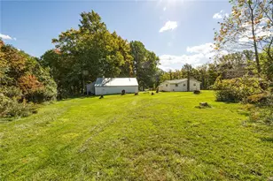 308 Bradley Rd, Worth Township, PA 16153 - Photo 9
