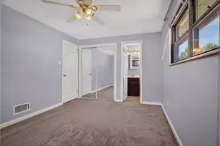 106 Susan Dr, Green Tree, PA 15220 - Photo 11