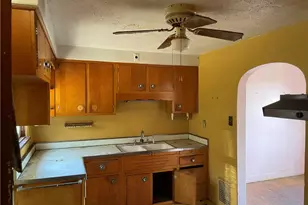 717 N 6th St, Clairton, PA 15025 - Photo 5