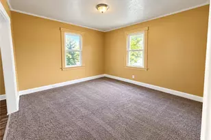 605 N 6th St, Clairton, PA 15025 - Photo 7