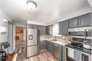 1397 Snee Dr, South Park, PA 15236 - Photo 7