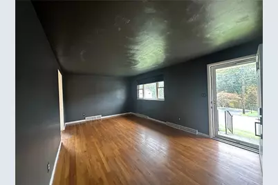 152 Autumn Dr, Twp of But SE, PA 16001 - Photo 13